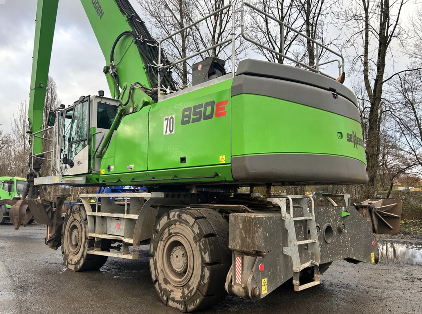 SENNEBOGEN 850 material handler