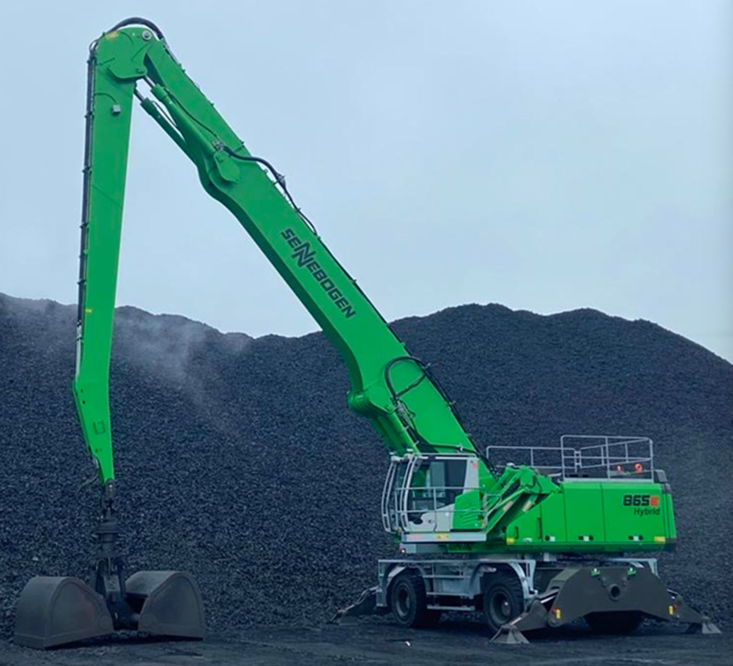 SENNEBOGEN 865 material handler